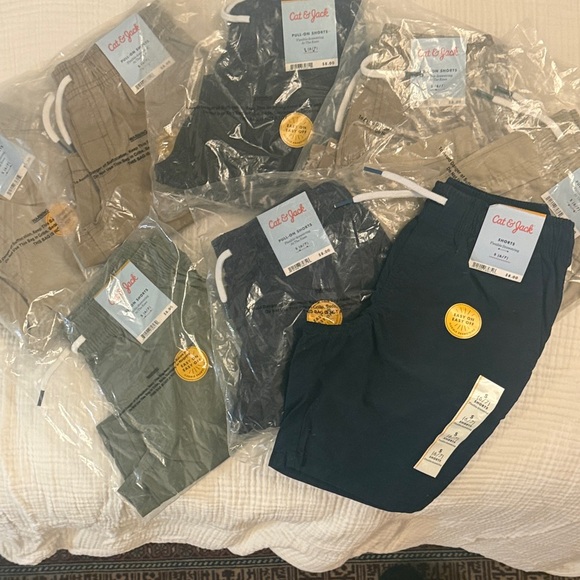 EIGHT PAIRS OF NWT Cat & Jack Kids Shorts - Assorted Colors - Size 6-7 - Picture 2 of 10